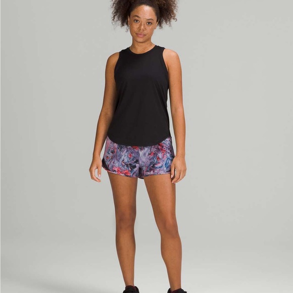 Lululemon 2.5” High Rise Hotty Hot Short - Picture 11 of 11